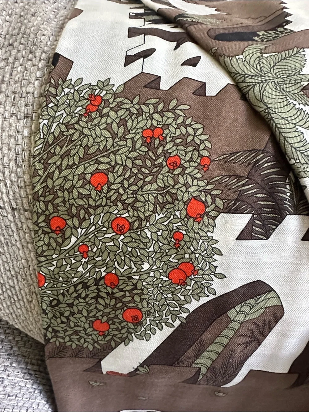 NEW in Box HERMÈS Le Palais des Quatre Vents  Shawl 140 Scarf